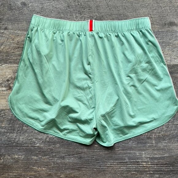 Tracksmith Twilight Shorts in Spruce M - Picture 2 of 2